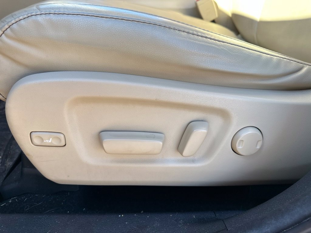 Used 2015 Toyota Highlander XLE AWD/4WD image 18