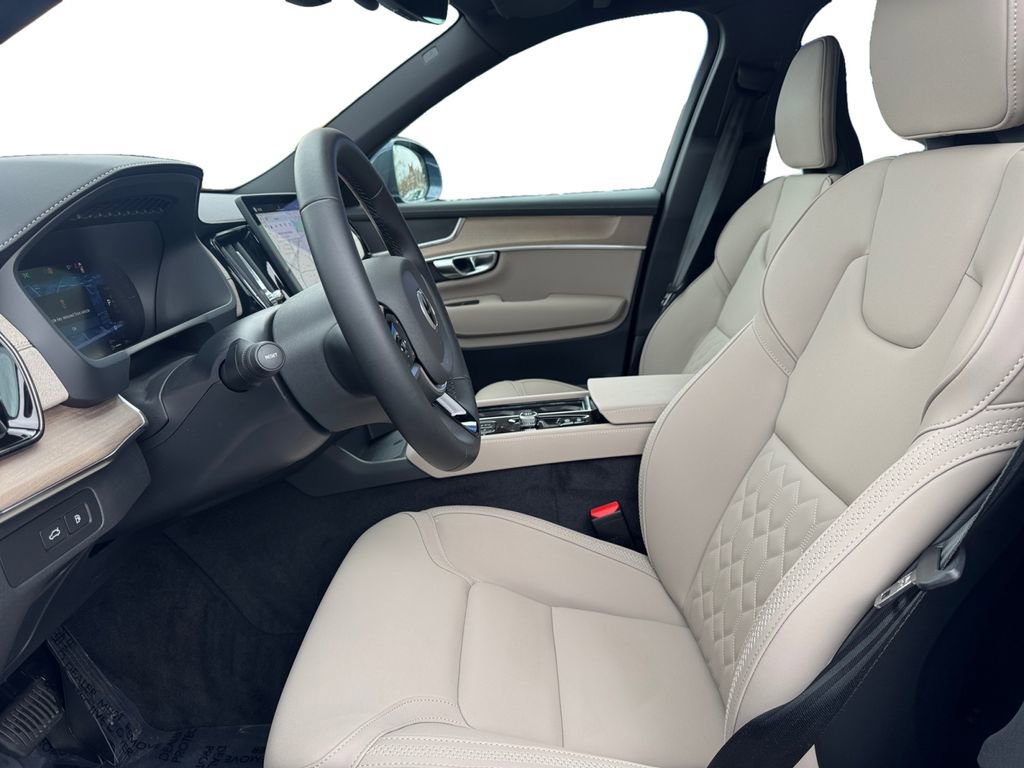 New 2025 Volvo XC90 T8 Core AWD/4WD image 11