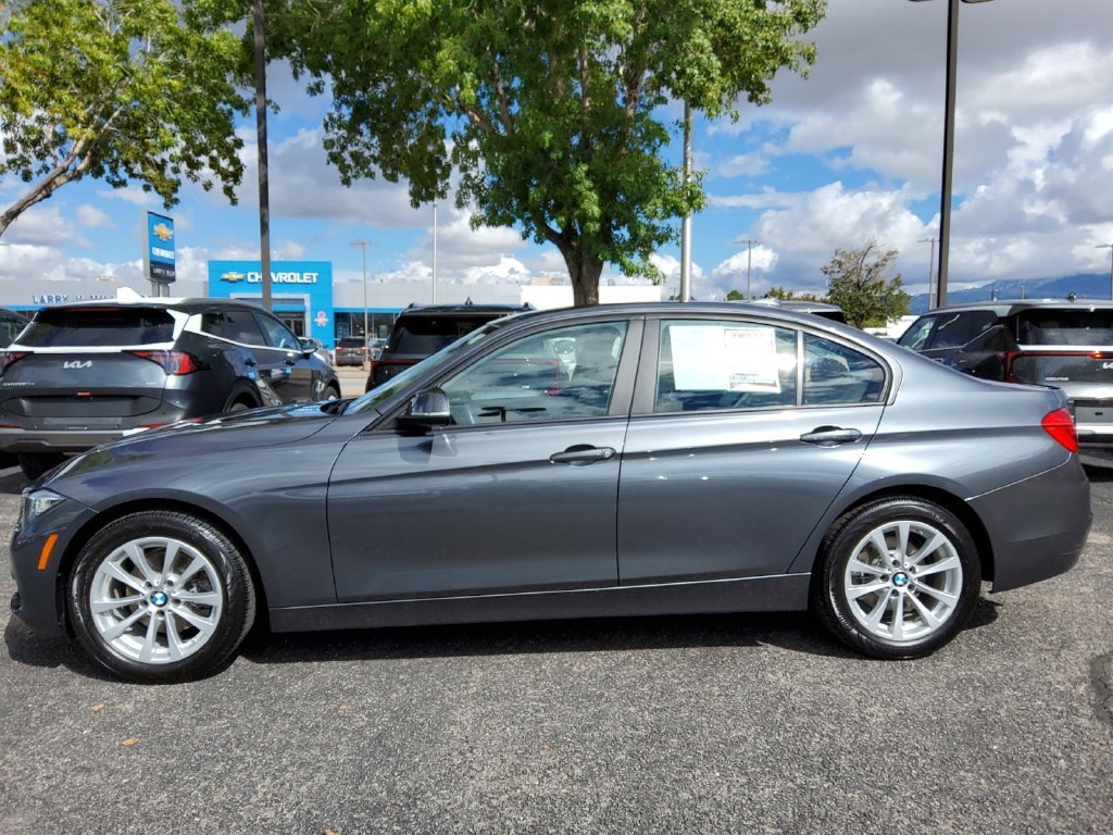 Used 2017 BMW 320i xDrive Sedan AWD/4WD image 26