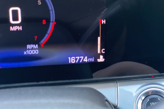 Used 2025 Chevrolet Trax LT w/ LT Convenience Package image 32