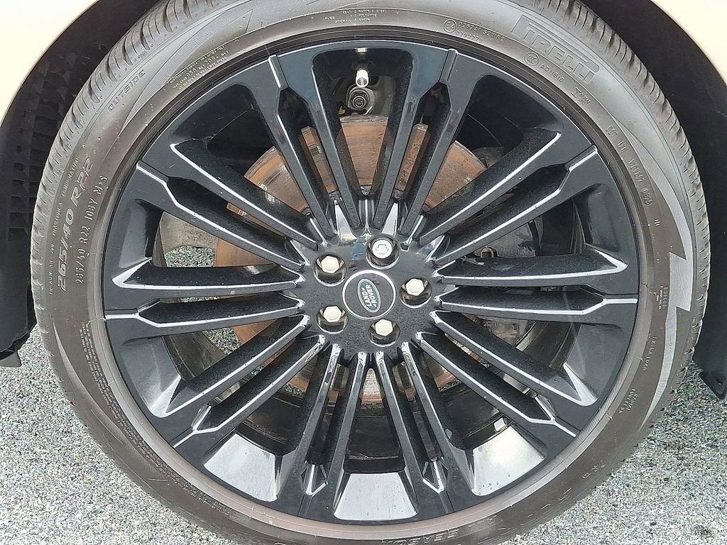 Certified 2026 Land Rover Range Rover Velar Dynamic SE AWD/4WD image 8