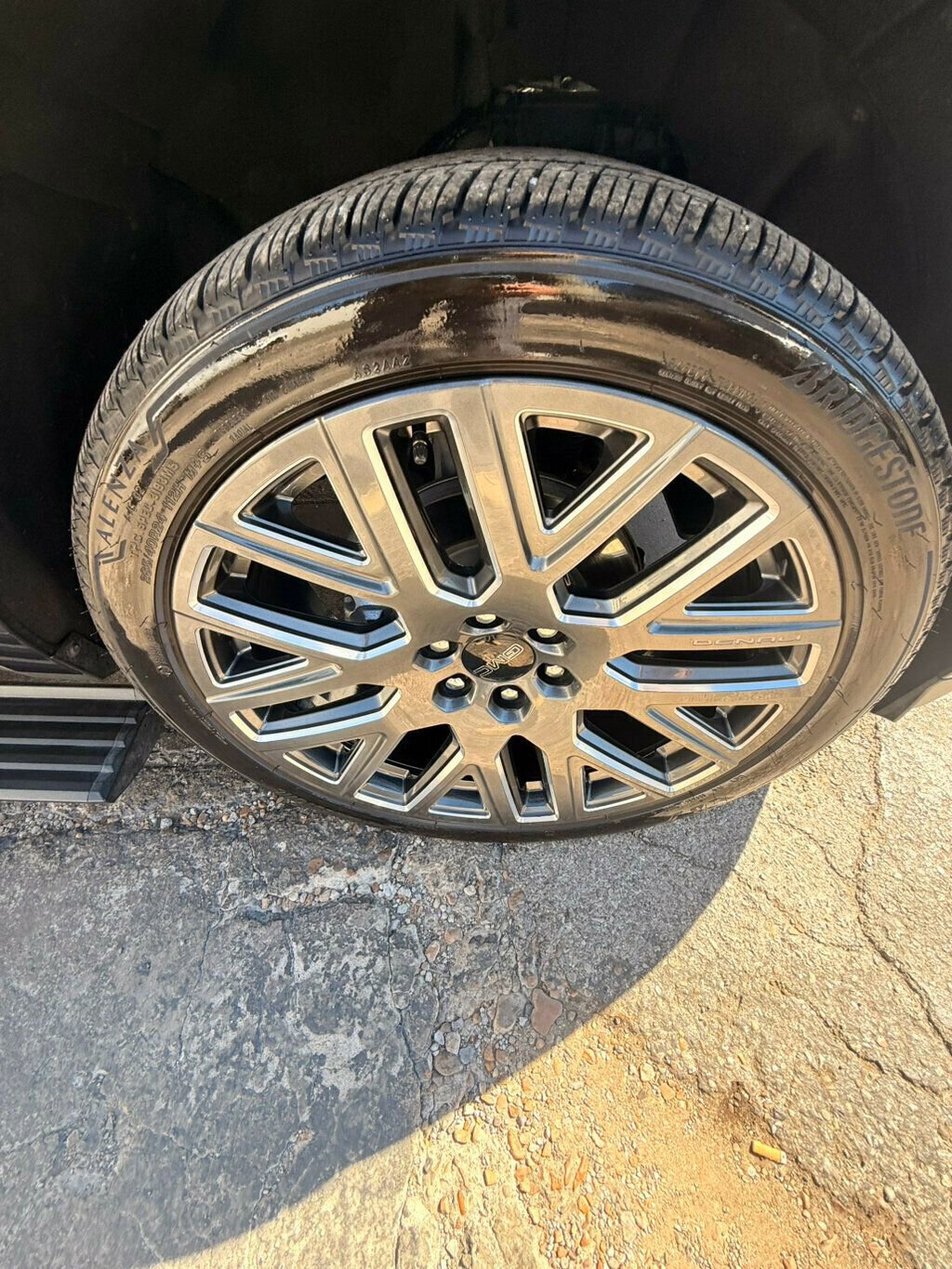 Used 2025 GMC Yukon XL Denali Ultimate image 38