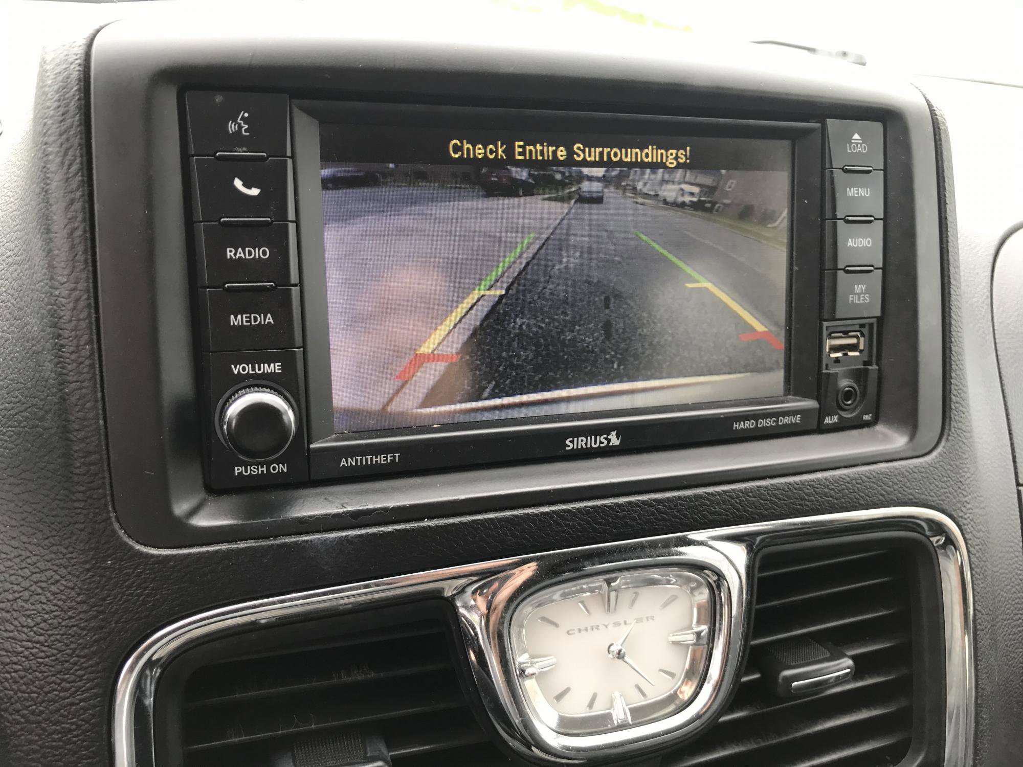 Used 2016 Chrysler Town & Country Touring FWD image 14