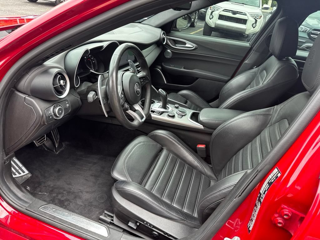 Used 2022 Alfa Romeo Giulia Veloce AWD/4WD image 27