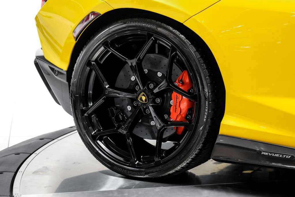 Used 2025 Lamborghini Revuelto AWD/4WD image 60
