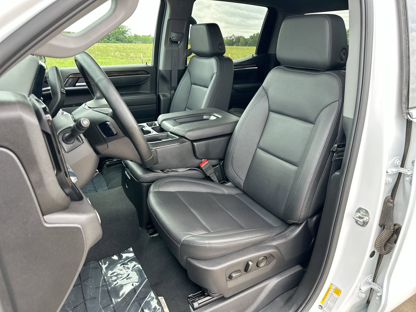 Used 2025 GMC Sierra 1500 SLT AWD/4WD image 11