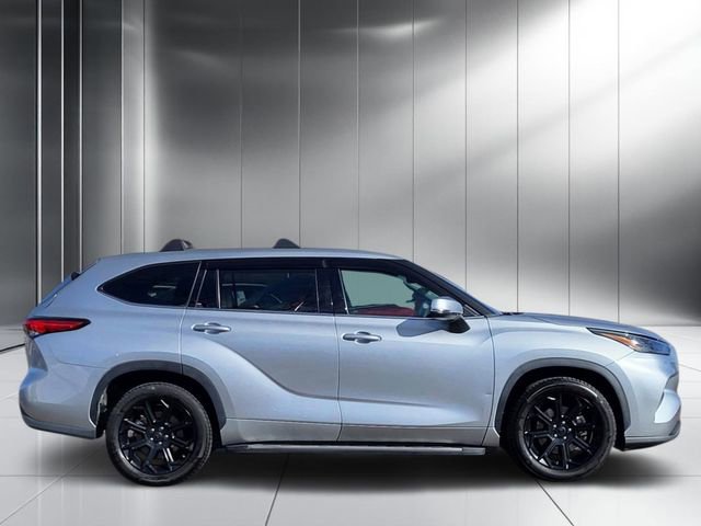 Used 2022 Toyota Highlander L image 23