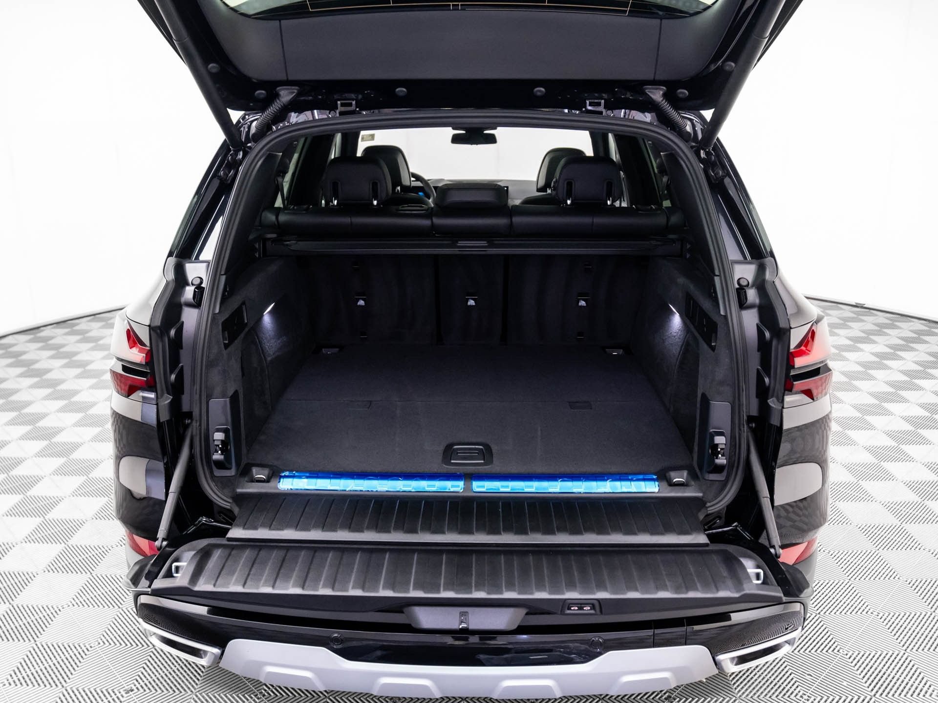 Used 2026 BMW X5 xDrive50e w/ Executive Package AWD/4WD image 29