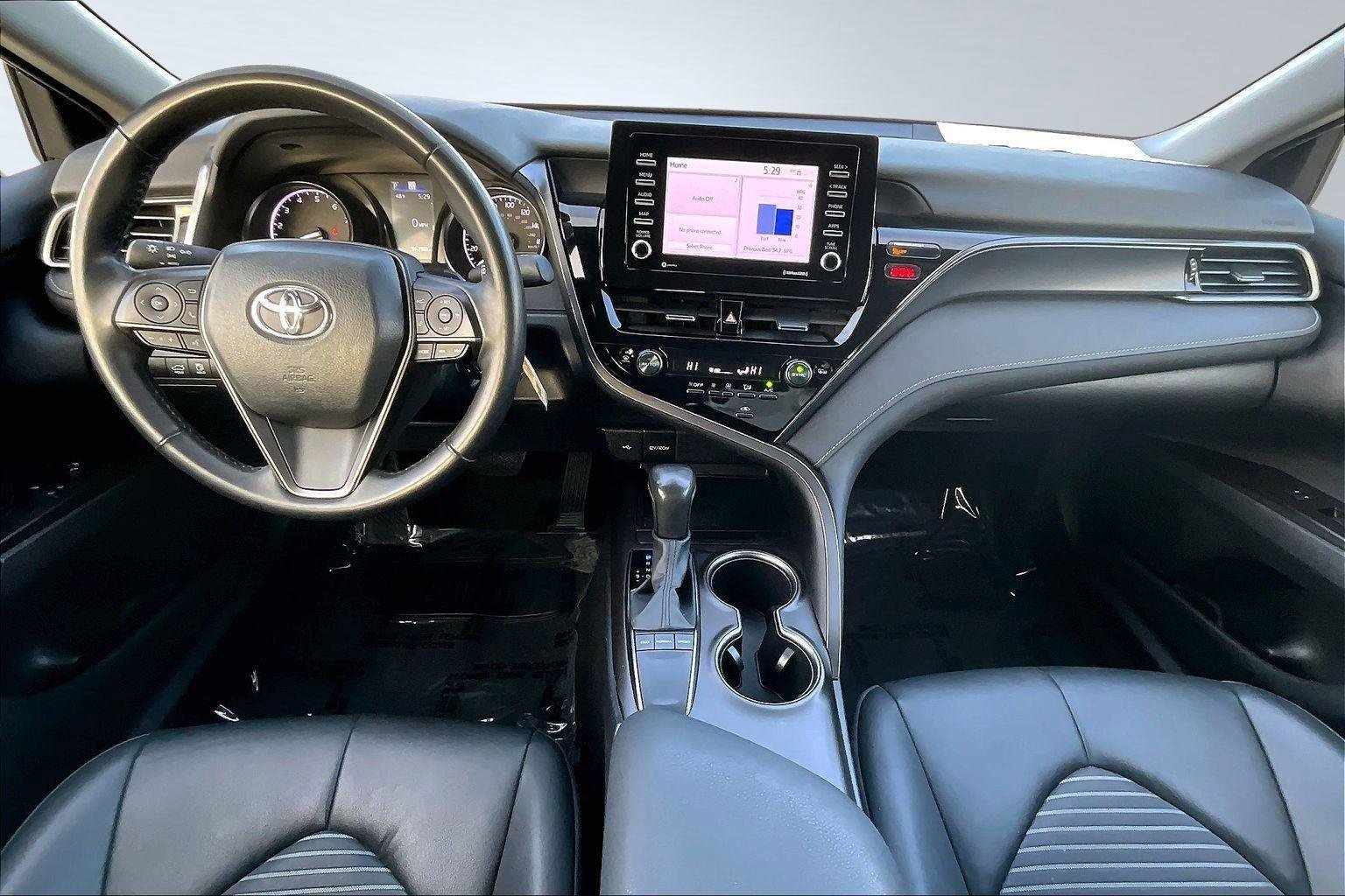 Used 2024 Toyota Camry SE image 7