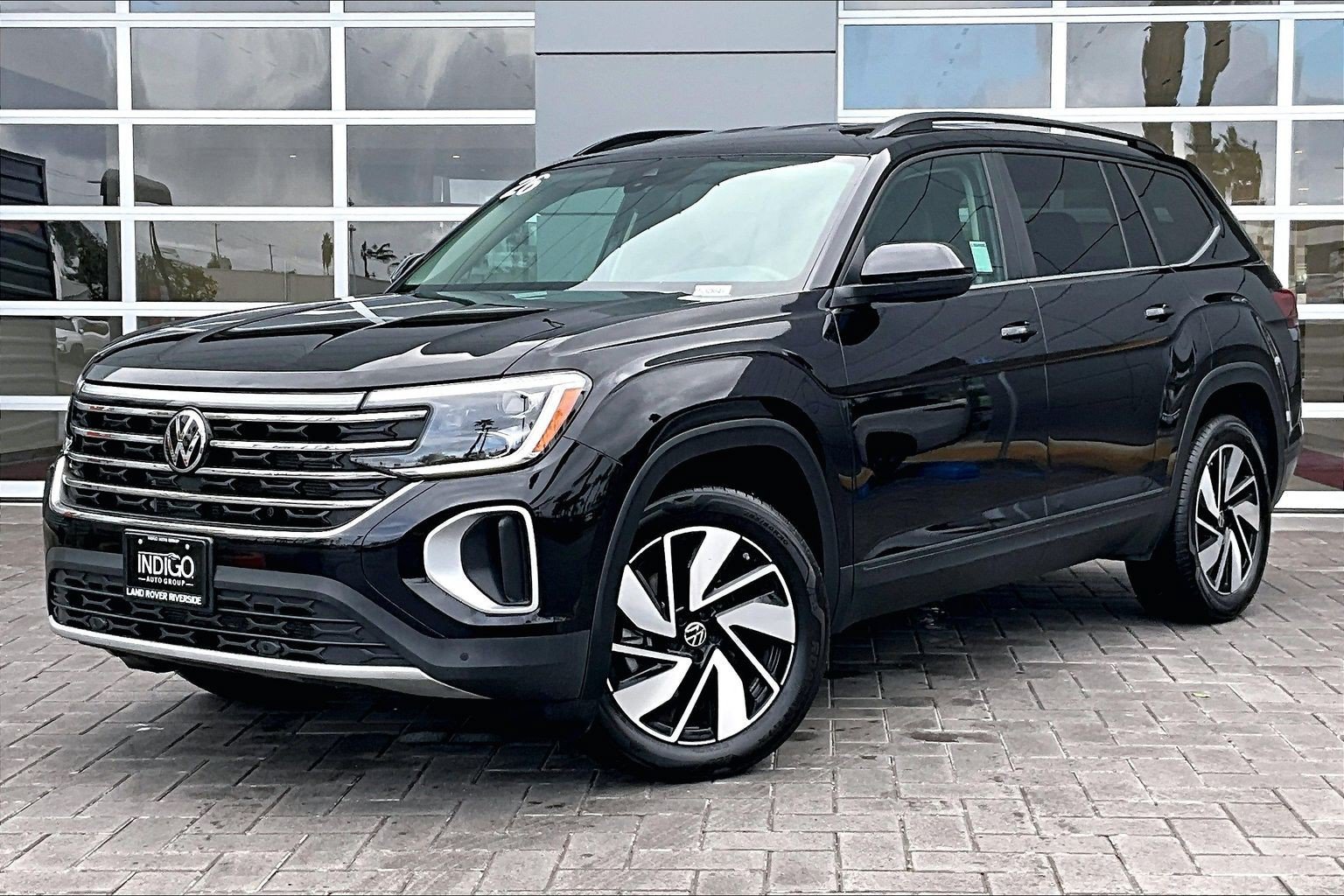 Used 2026 Volkswagen Atlas SE FWD image 1