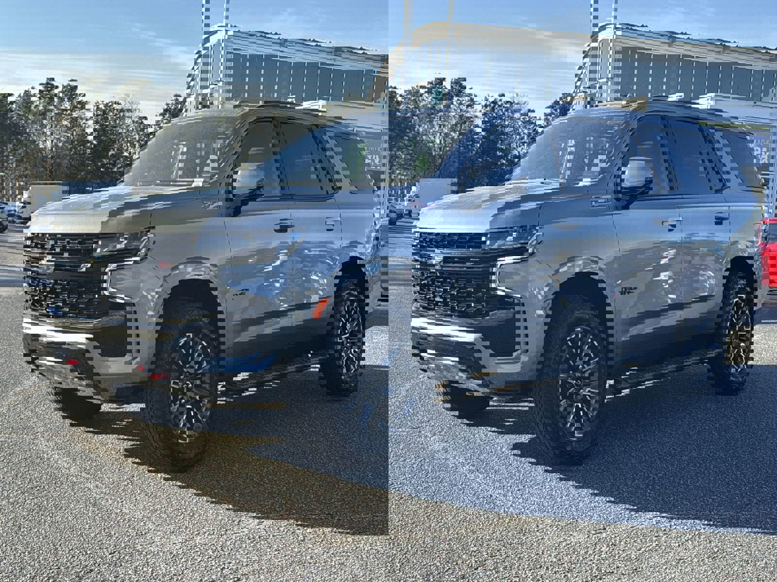 Used 2023 Chevrolet Tahoe Z71 w/ Luxury Package AWD/4WD image 5