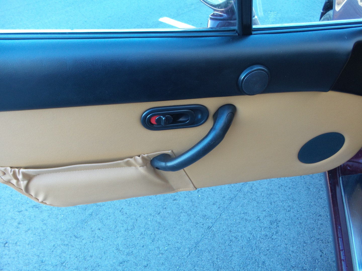 Used 1995 MAZDA MX-5 Miata RWD image 21