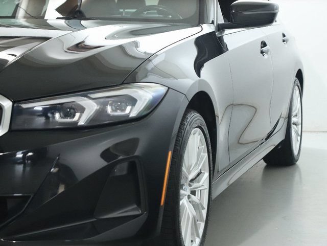 Used 2023 BMW 330i xDrive Sedan w/ Premium Package AWD/4WD image 5