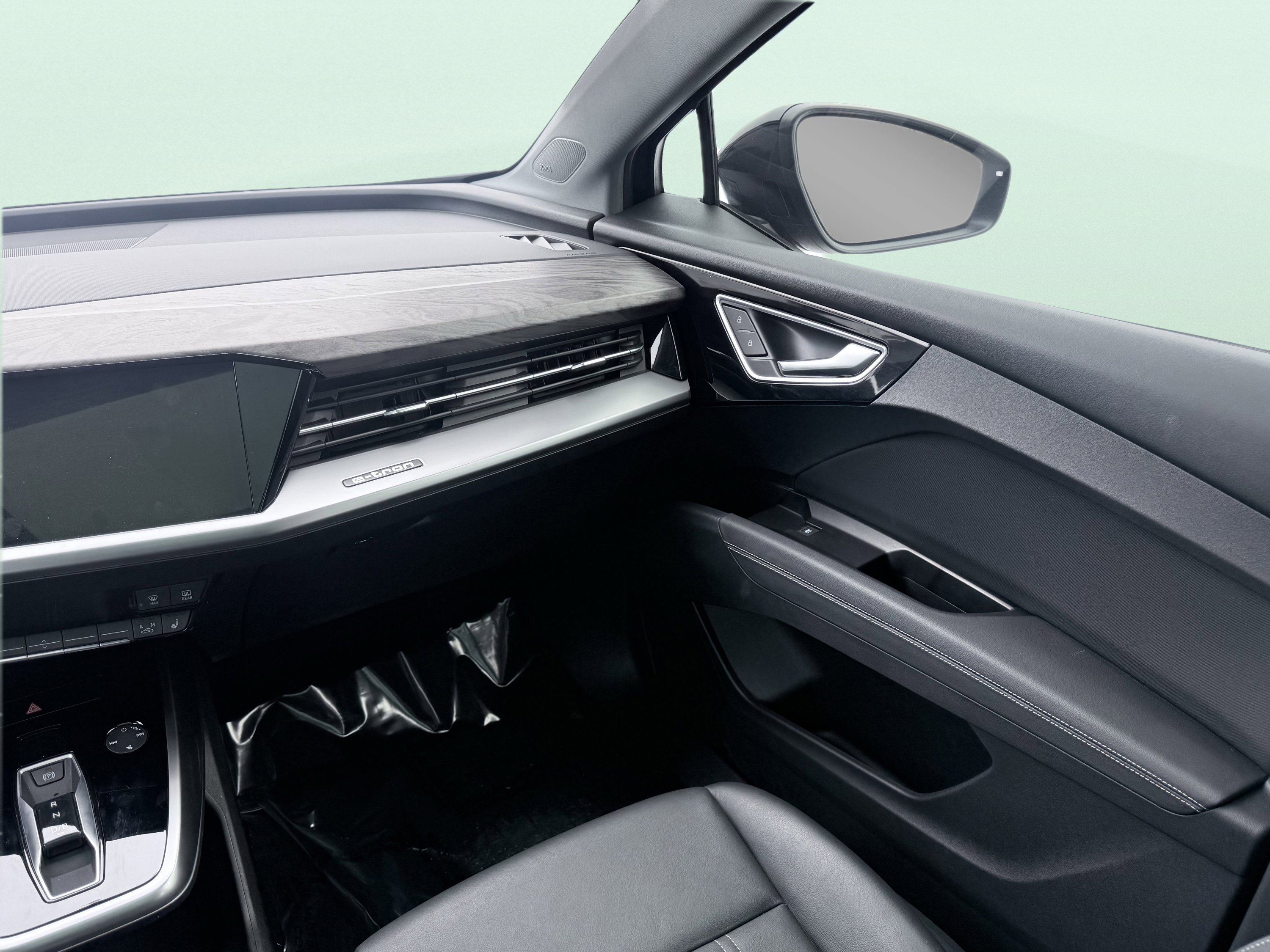 Used 2023 Audi Q4 e-tron Premium Plus w/ Premium Plus image 64