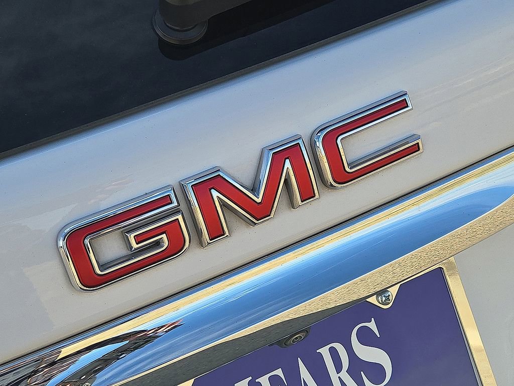 Used 2024 GMC Terrain SLT image 13