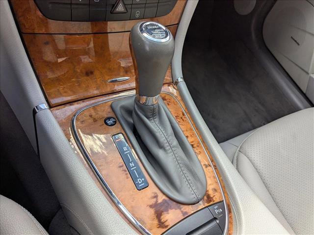 Used 2009 Mercedes-Benz E 350 4MATIC Sedan image 11