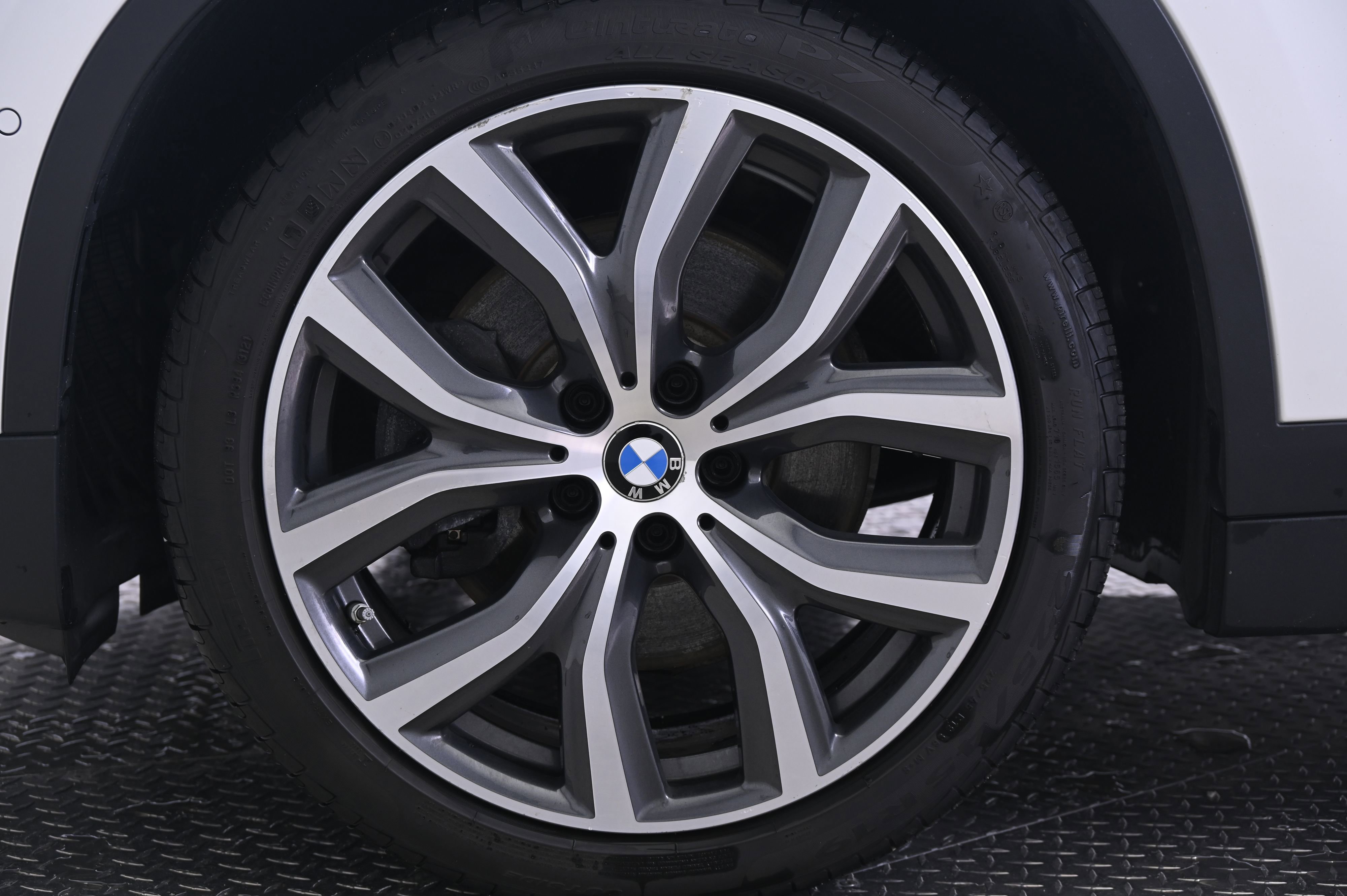 Used 2017 BMW X1 xDrive28i image 11