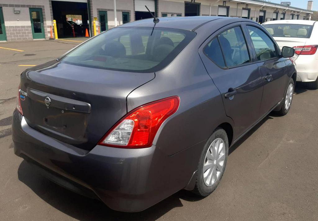 Used 2017 Nissan Versa S FWD image 3