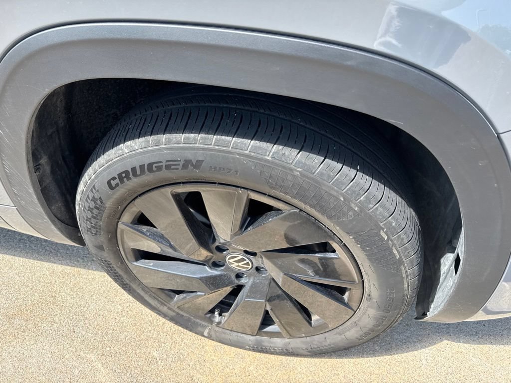 Used 2024 Volkswagen Atlas Cross Sport SEL R-Line AWD/4WD image 5