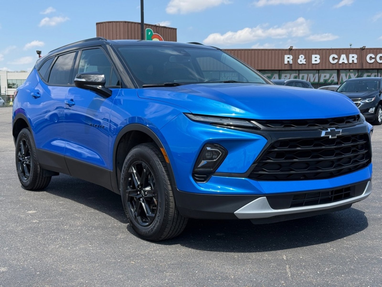 Used 2024 Chevrolet Blazer LT w/ Midnight/Sport Edition FWD image 2