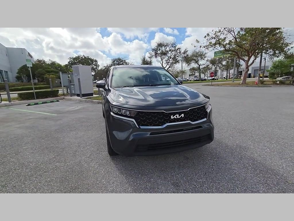 Used 2022 Kia Sorento LX image 46