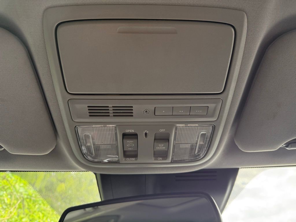 Used 2020 Honda CR-V Touring image 26