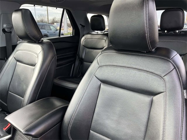 Used 2022 Ford Explorer Limited w/ Equipment Group 301A image 23