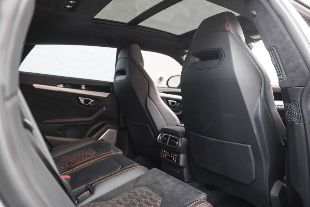 Used 2020 Lamborghini Urus AWD/4WD image 25