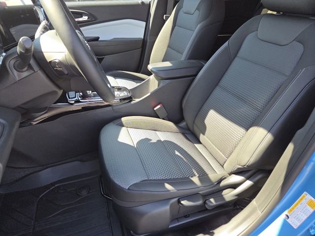 New 2026 Chevrolet Trax LT w/ Driver Confidence Package FWD image 32