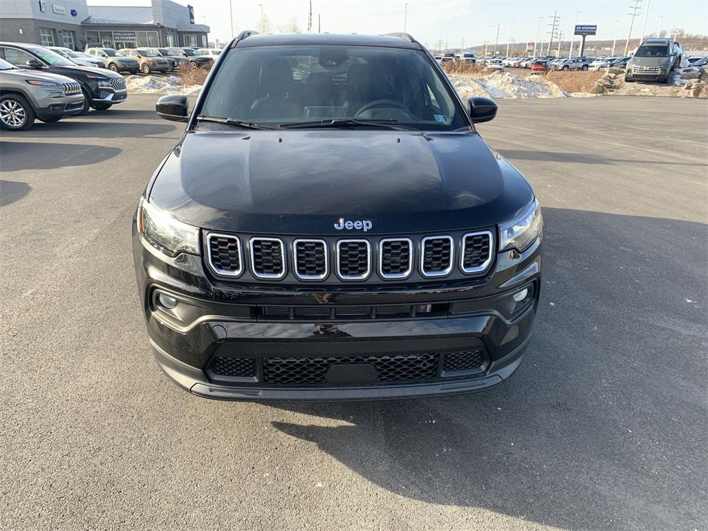New 2026 Jeep Compass Latitude image 3