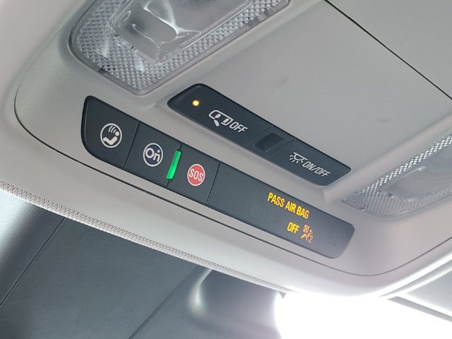 Used 2025 Chevrolet Malibu LT FWD image 22