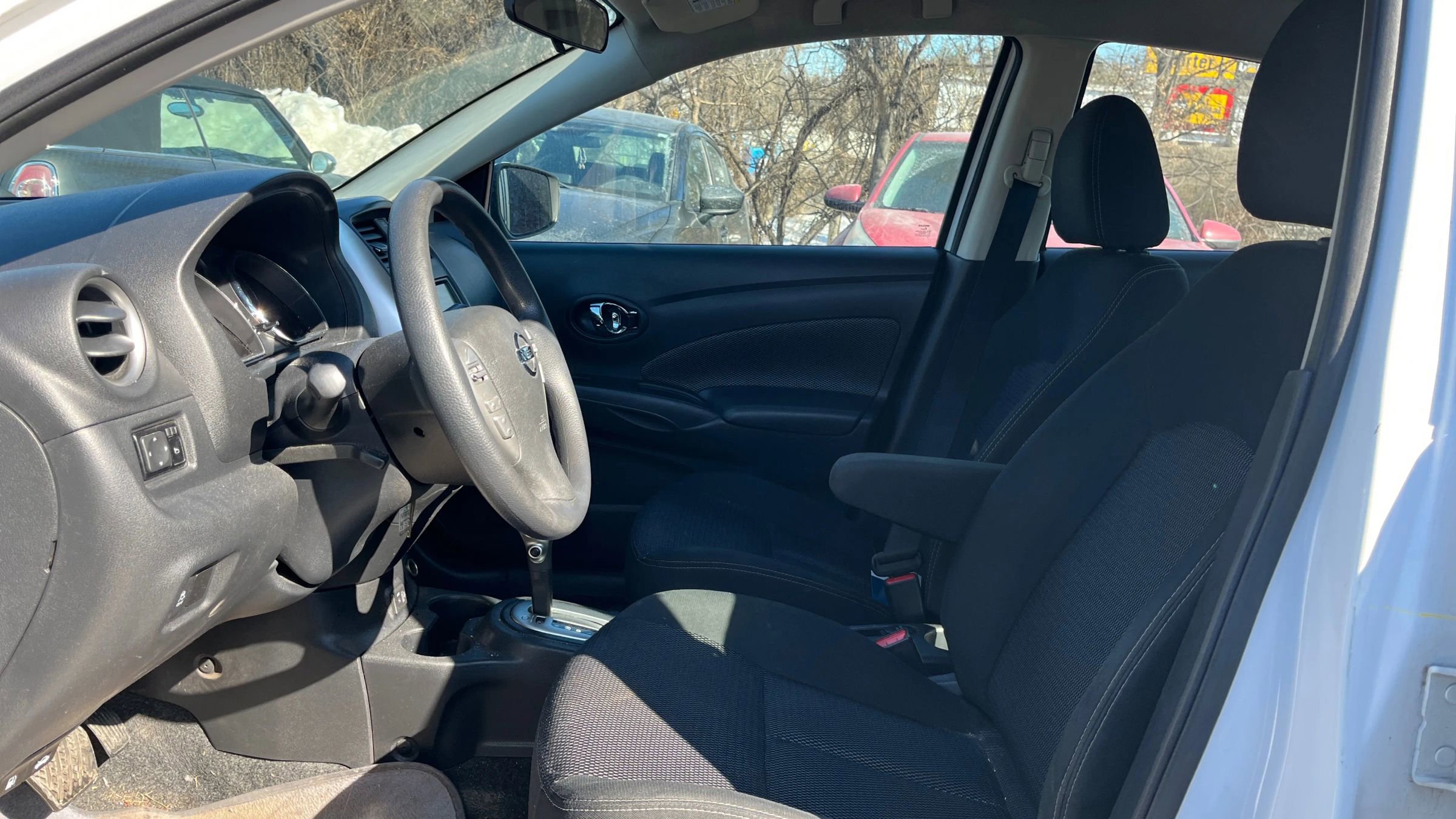 Used 2019 Nissan Versa SV image 9