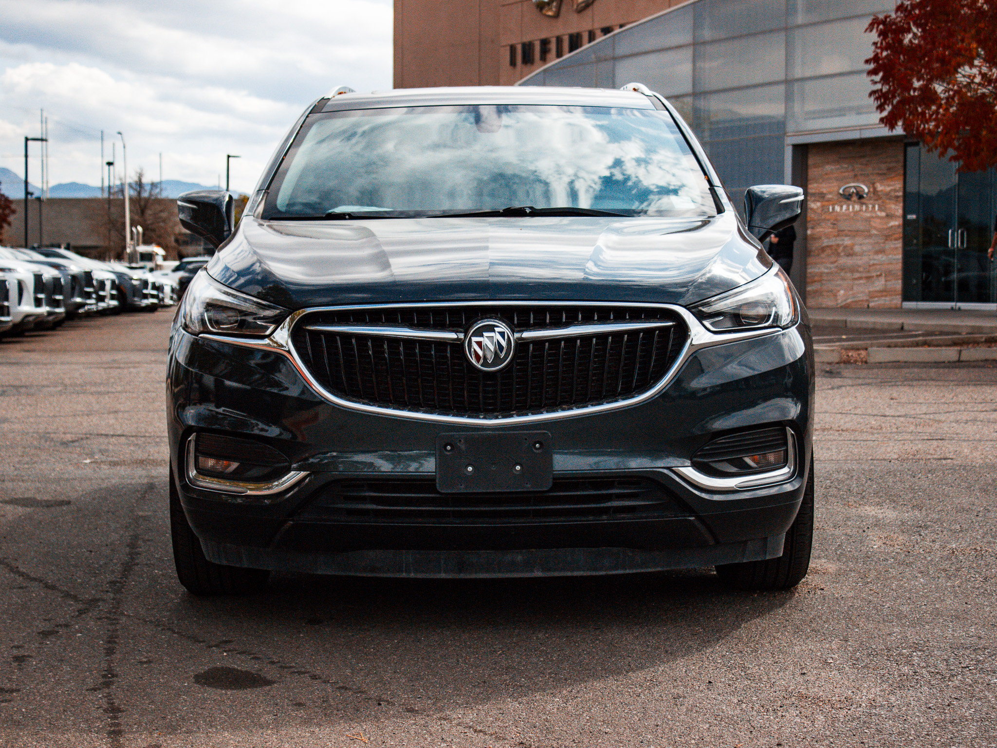 Used 2020 Buick Enclave Essence w/ Sound and Sites Package FWD image 2