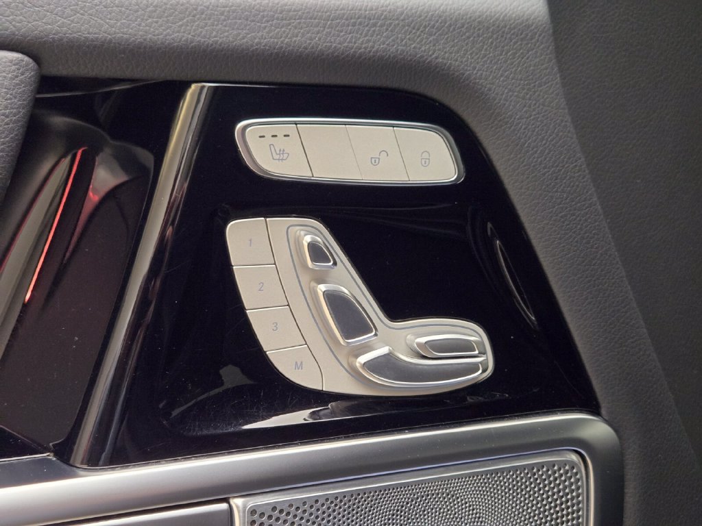 Used 2024 Mercedes-Benz G 550 image 29