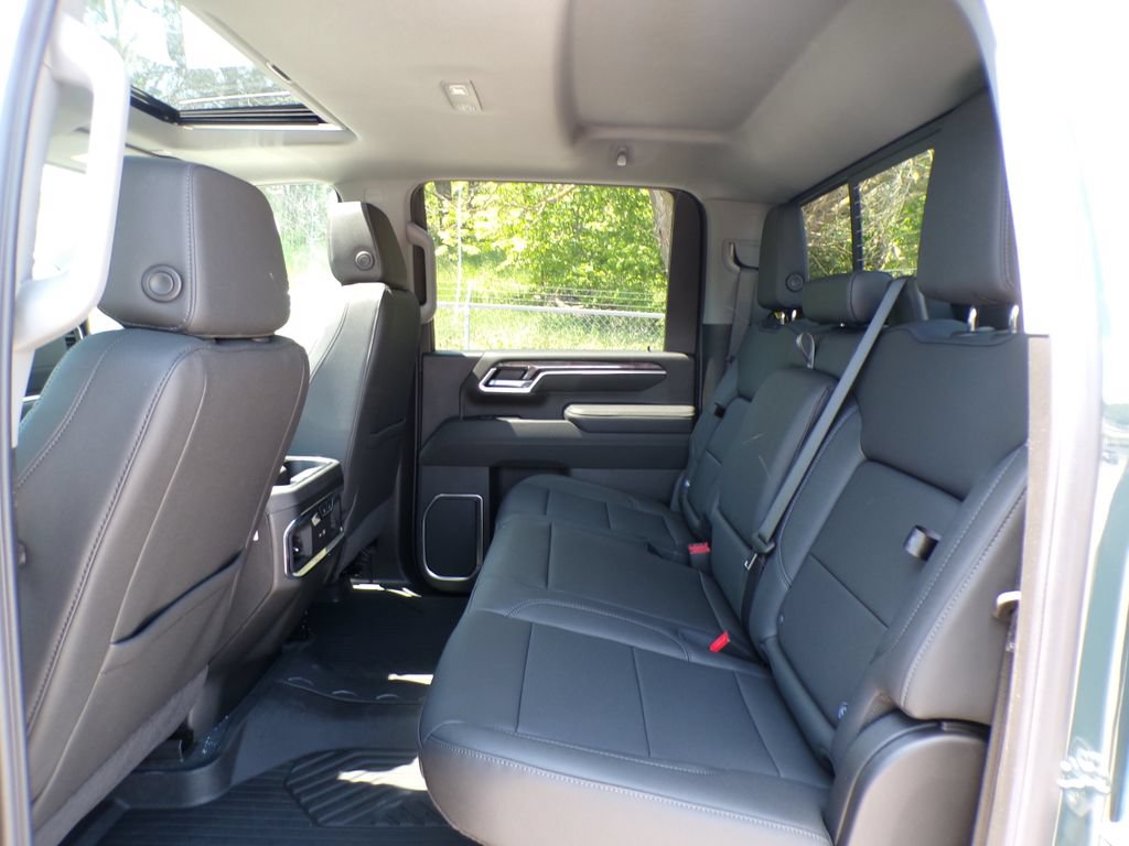 New 2026 Chevrolet Silverado 2500 LTZ w/ LTZ Convenience Package AWD/4WD image 20