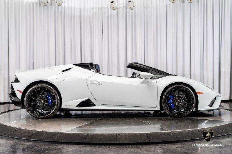 Used 2022 Lamborghini Huracan EVO image 26