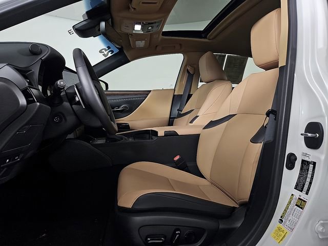 Used 2025 Lexus ES 300h w/ Premium Package image 15