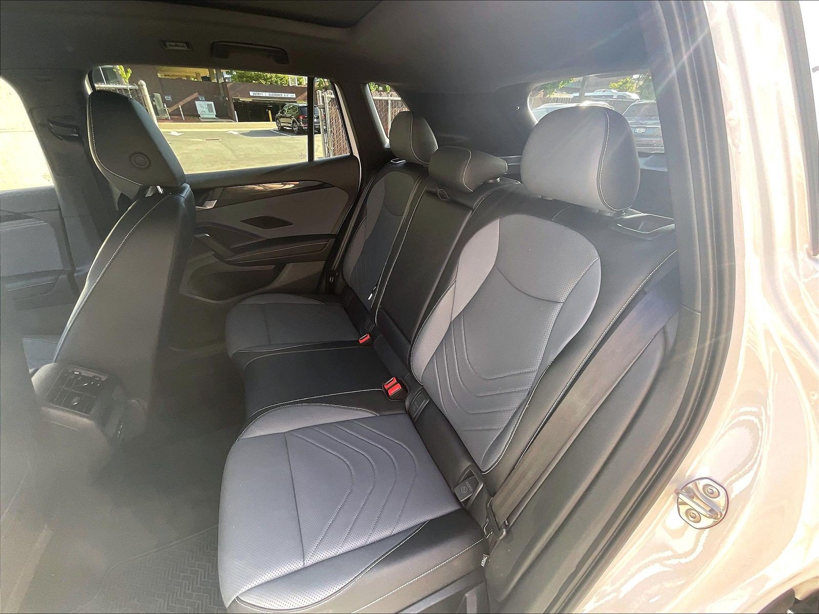 Certified 2025 Volkswagen Tiguan SE R-Line AWD/4WD image 25