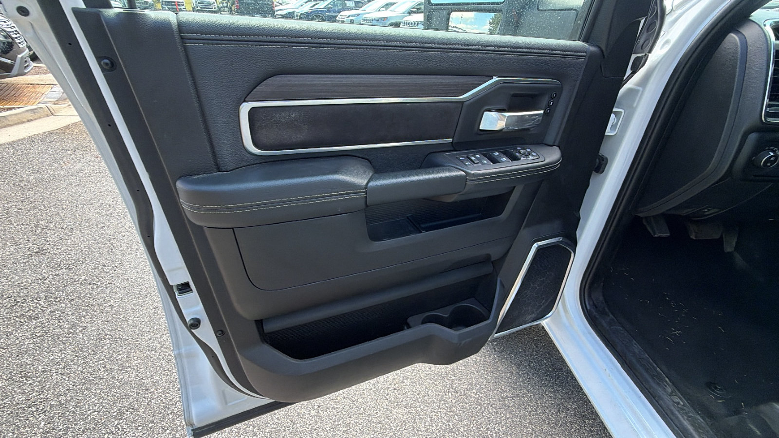 Used 2026 RAM 2500 Laramie AWD/4WD image 14