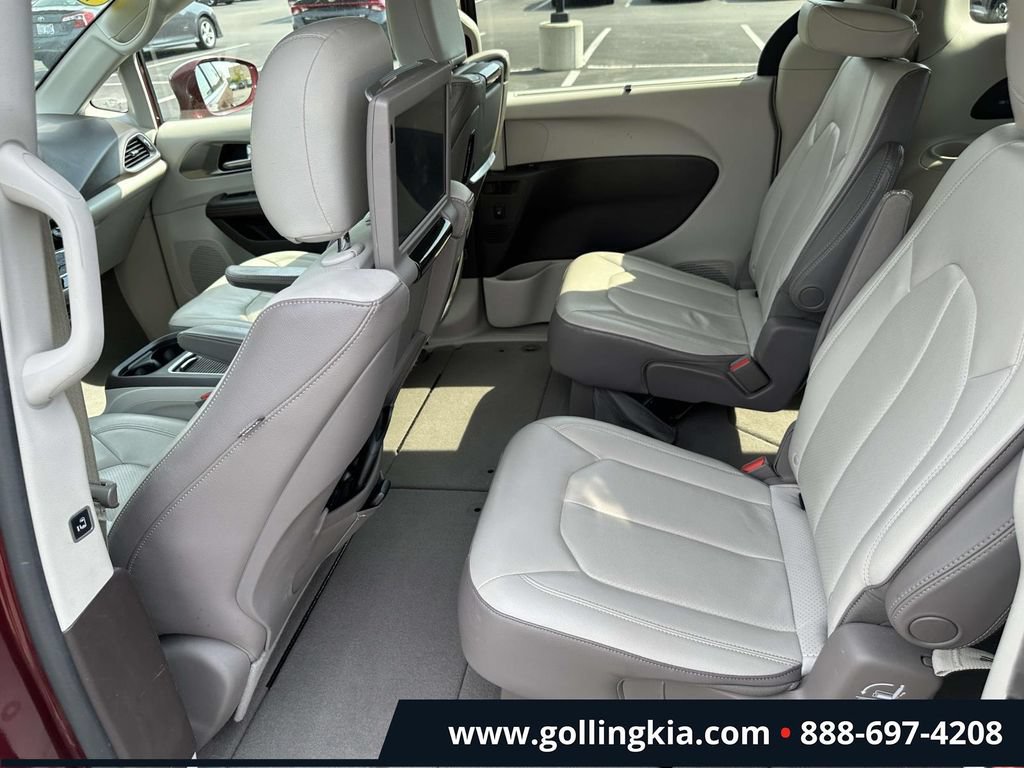 Used 2017 Chrysler Pacifica Touring-L Plus FWD image 10