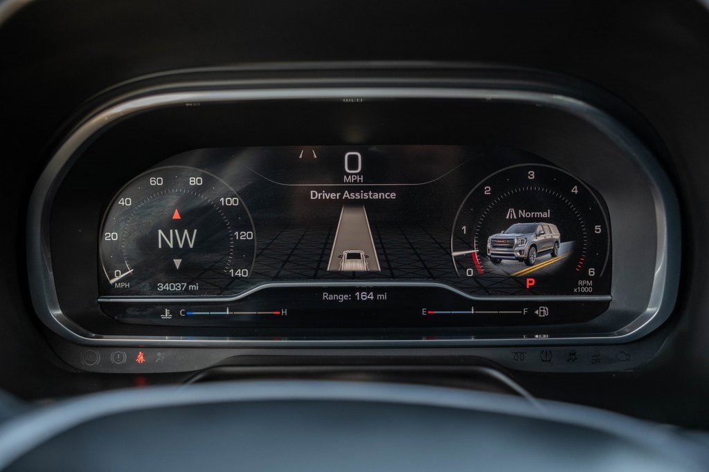 Used 2023 GMC Yukon XL SLT w/ SLT Premium Package image 26