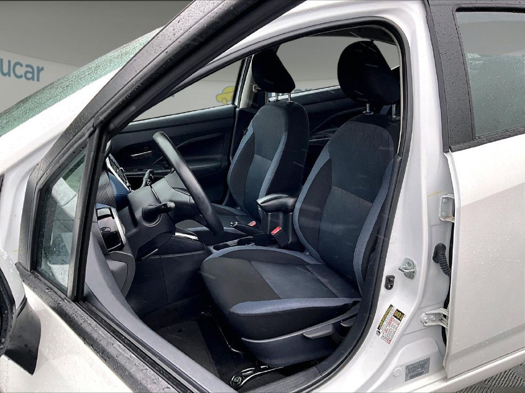 Used 2025 Nissan Versa SV FWD image 10