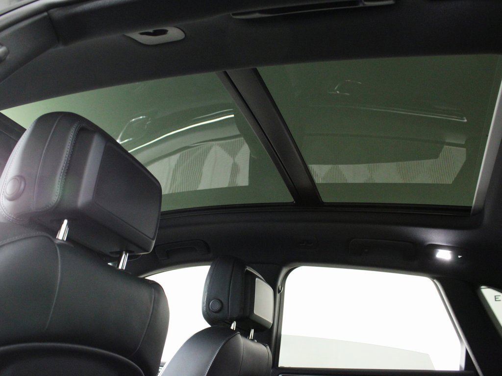 Used 2025 Porsche Macan image 18