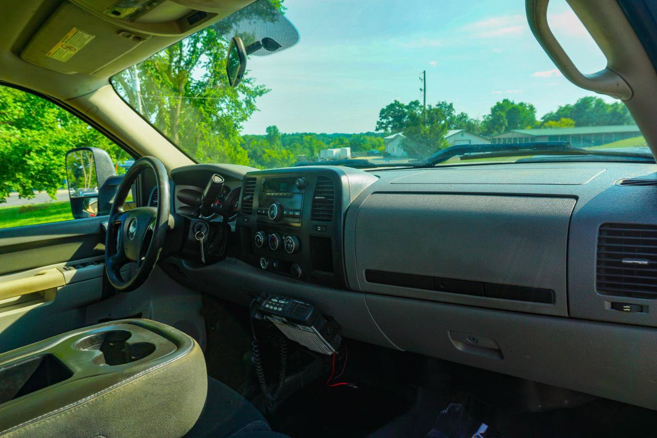Used 2011 Chevrolet Silverado 2500 W/T w/ Snow Plow Prep Package AWD/4WD image 15