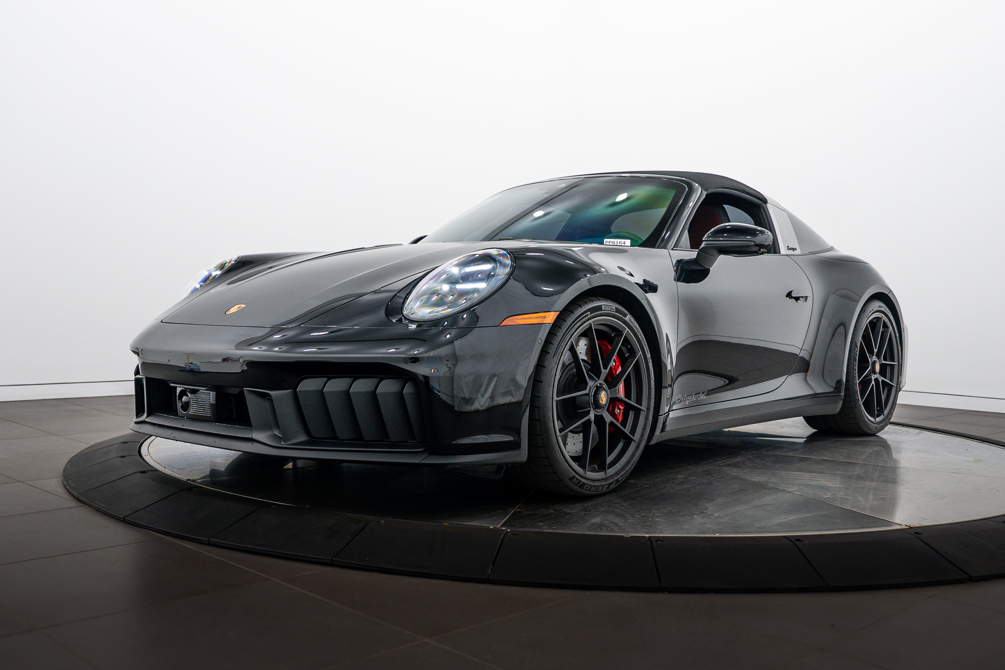 Certified 2025 Porsche 911 Targa 4 GTS AWD/4WD image 28