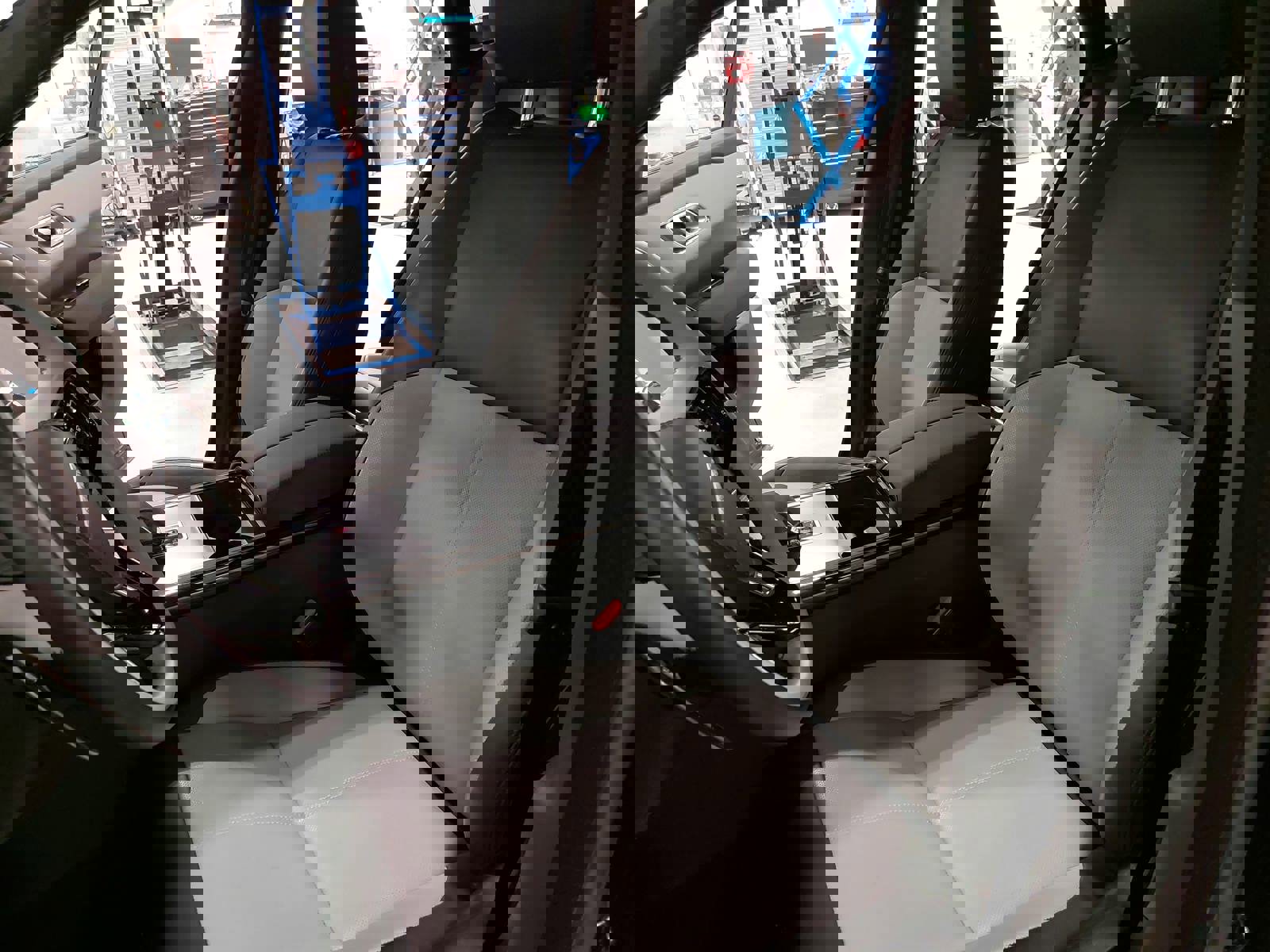 Used 2024 Land Rover Range Rover Velar Dynamic SE image 17