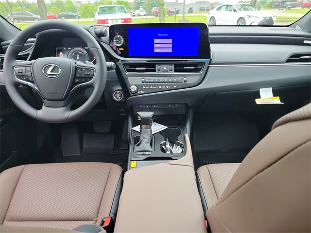 New 2025 Lexus ES 300h w/ Premium Package image 9