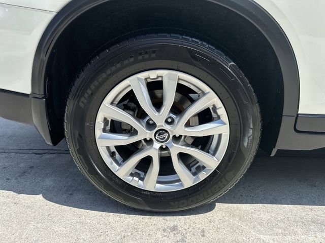Used 2020 Nissan Rogue SV FWD image 11