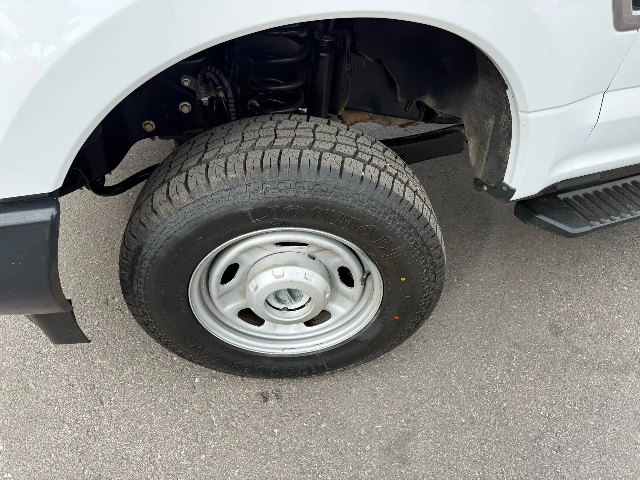 Used 2019 Ford F250 XL w/ Power Equipment Group AWD/4WD image 16