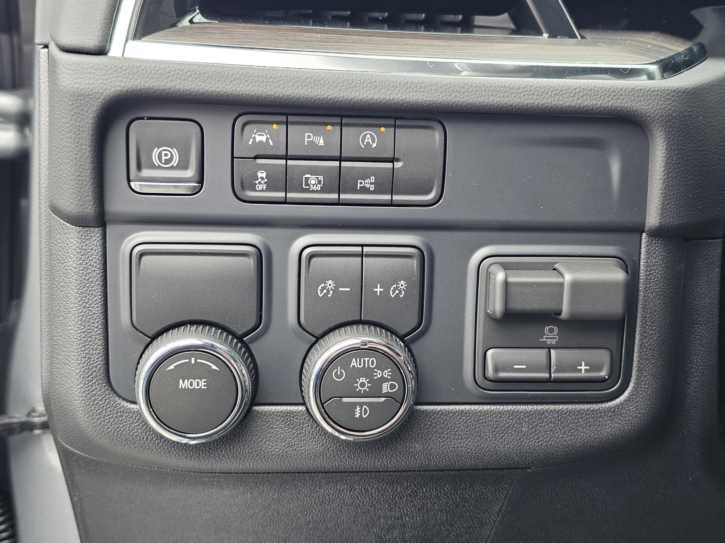 New 2026 Chevrolet Suburban LT w/ Comfort Package image 16